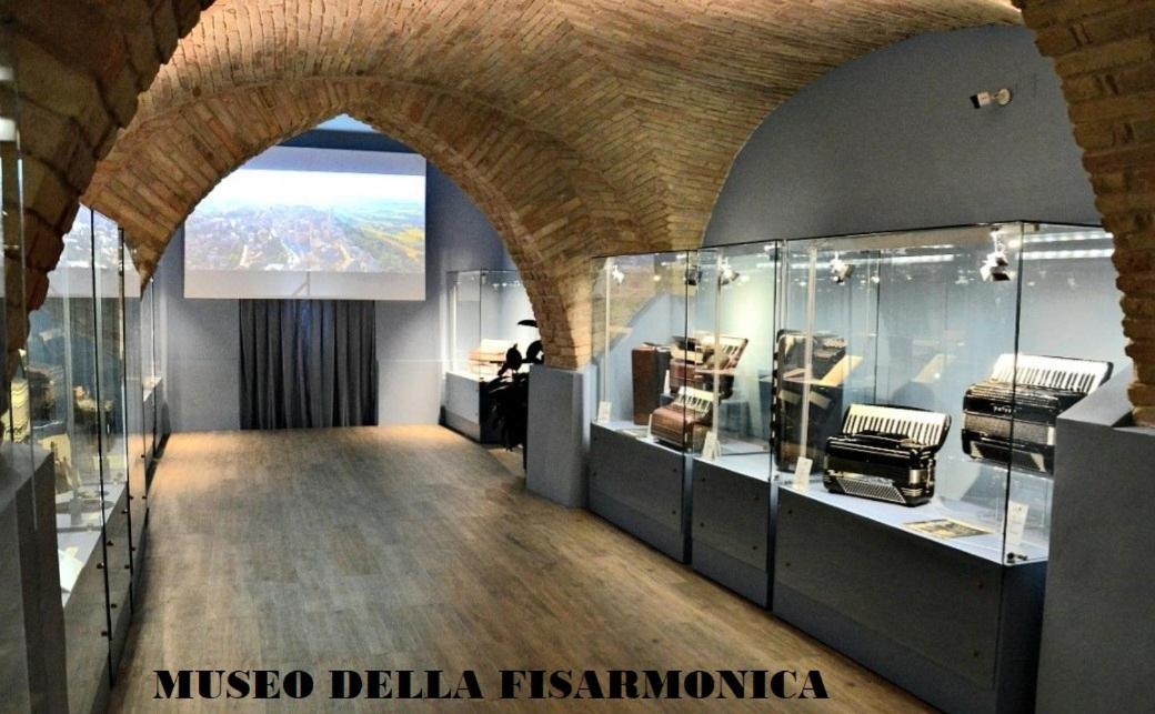 Appartamento indipendente in villa Castelfidardo Esterno foto