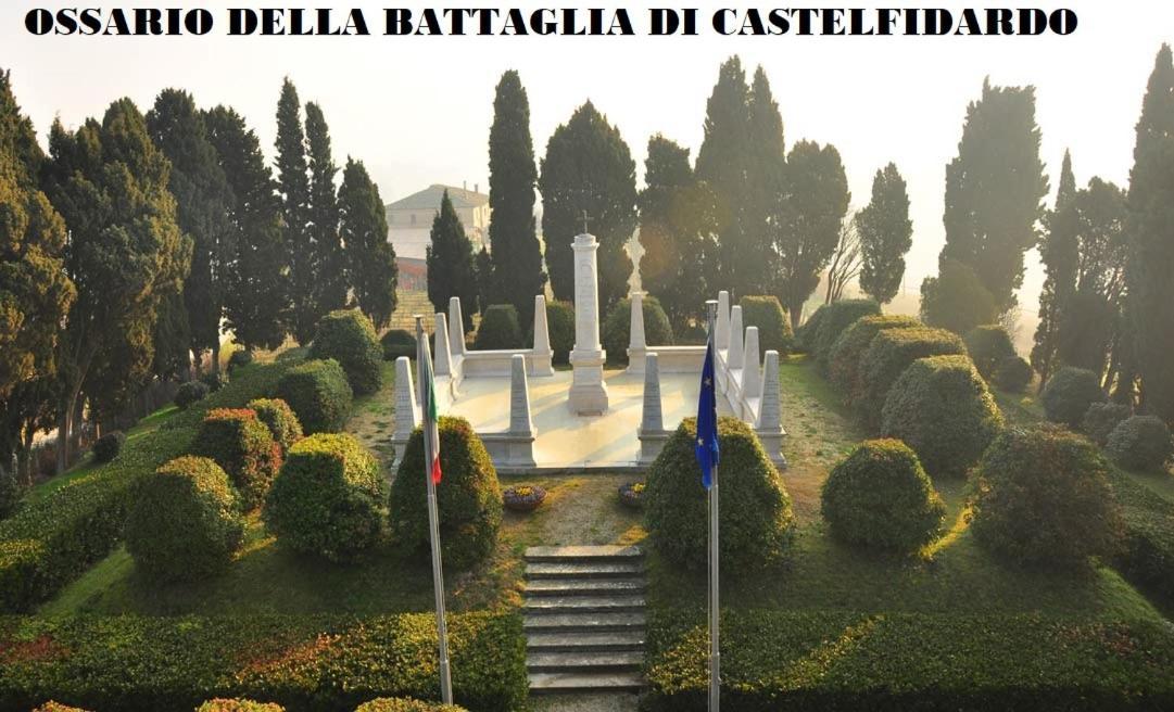 Appartamento indipendente in villa Castelfidardo Esterno foto